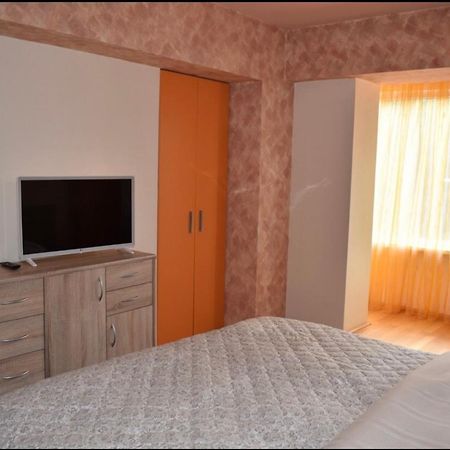 Central Apartment 4 Rooms Брашов Экстерьер фото