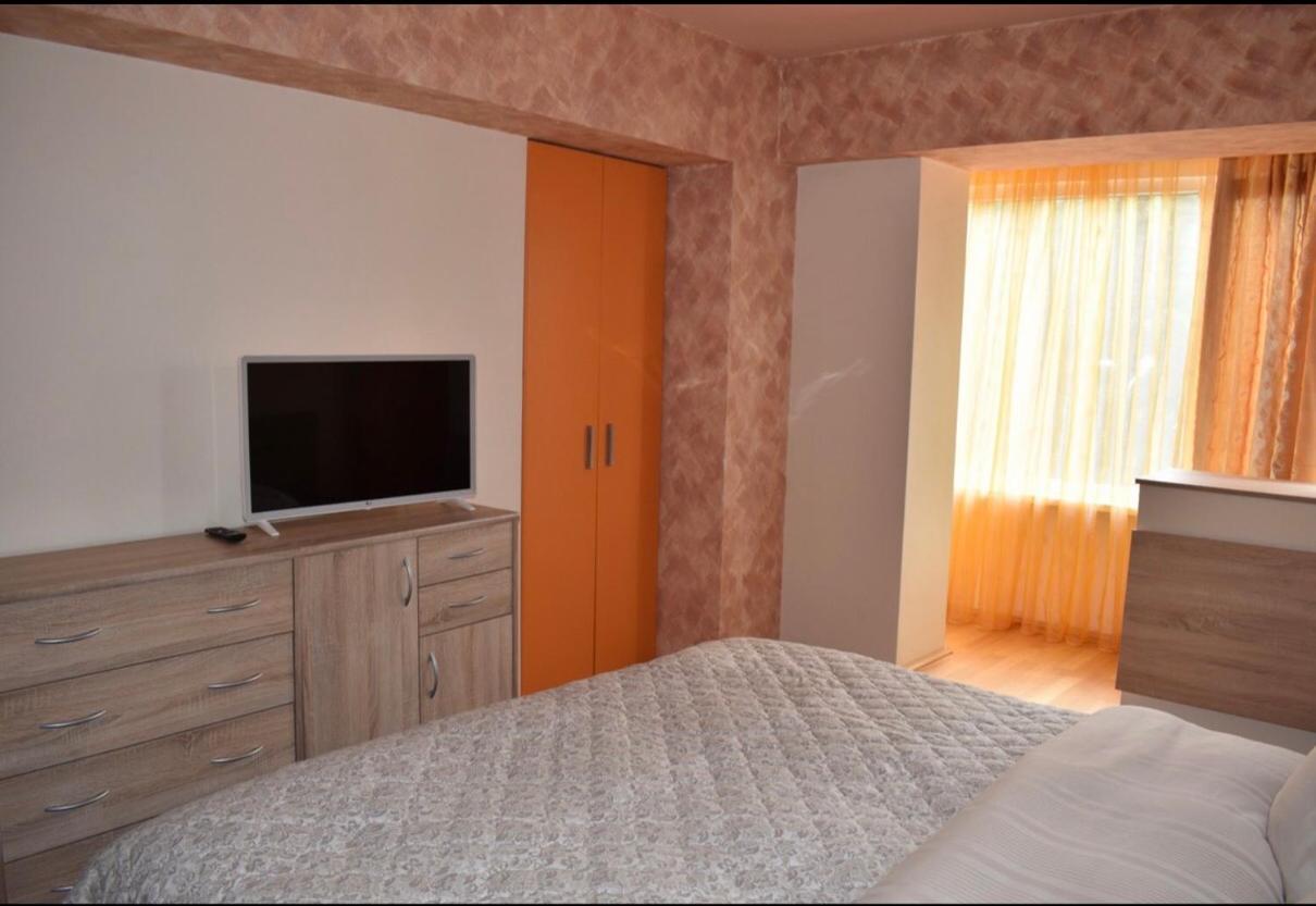 Central Apartment 4 Rooms Брашов Экстерьер фото