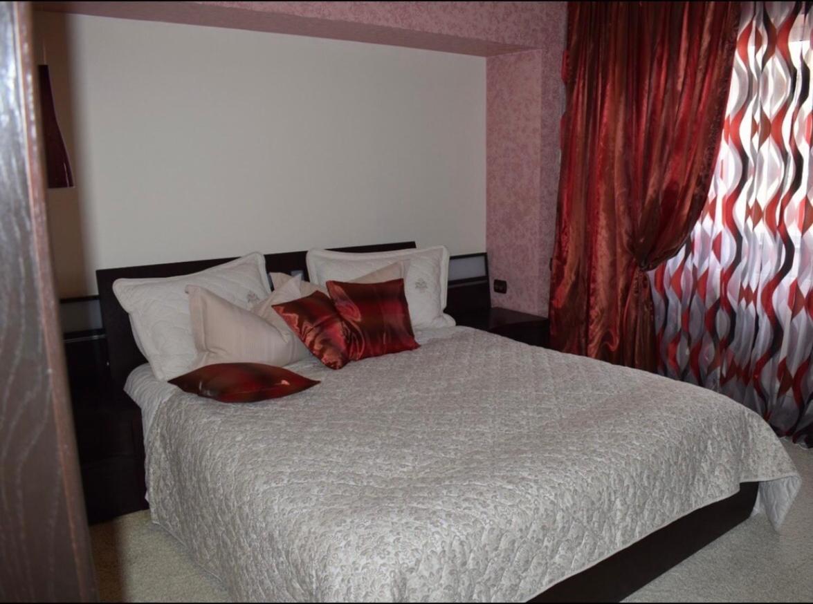 Central Apartment 4 Rooms Брашов Экстерьер фото